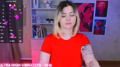 Snapshot of cutie_mili chatting on March 1, 7:41 am mili online show from March 1, 7:41 am