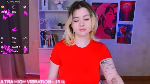 Snapshot of cutie_mili chatting on March 1, 4:15 am mili online show from March 1, 4:15 am