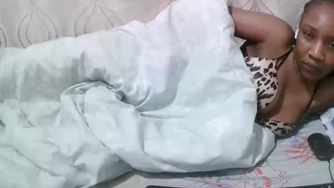 Snapshot of cutie_sally chatting on October 18, 1:21 am cutie_sally online show from October 18, 1:21 am