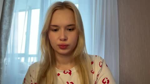 Chloe online show from April 13, 7:45 am