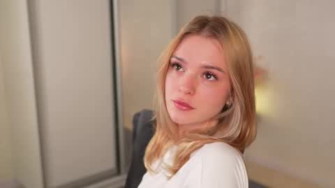 EMILY online show from November 6, 4:54 pm