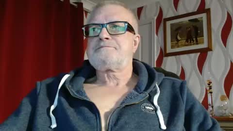 Brian ... online show from February 12, 9:18 pm