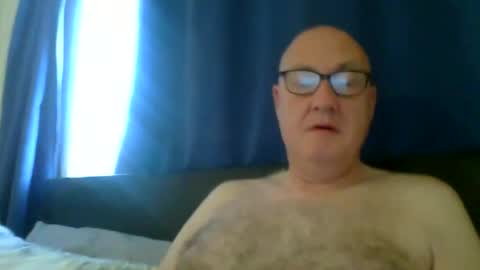 Snapshot of daddyhere4uall6 chatting on October 21, 7:13 am daddyhere4uall6 online show from October 21, 7:13 am