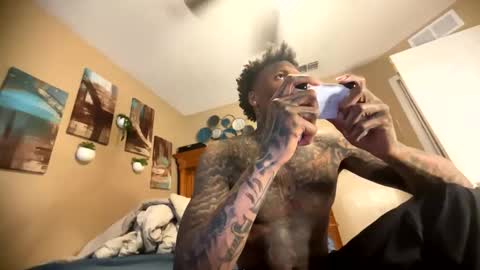 sexy tatted king bbc online show from April 13, 1:59 pm