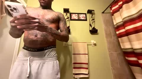 sexy tatted king bbc online show from October 4, 2:42 am