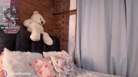 Sophie online show from April 3, 3:35 am