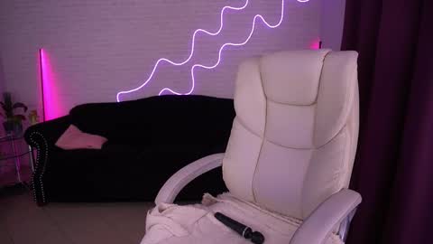 daenerys_daen online show from November 7, 7:11 am