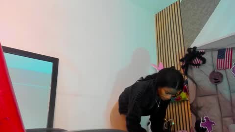Snapshot of daffnelewis chatting on October 20, 11:26 am daffnelewis online show from October 20, 11:26 am