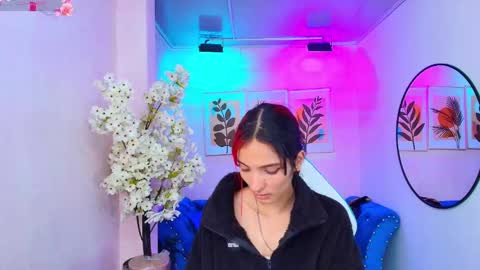 dafne huges online show from November 21, 7:12 pm