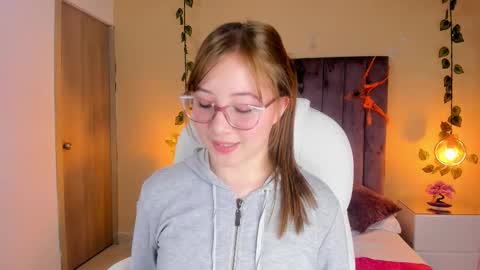 Dahlia online show from October 10, 9:52 pm