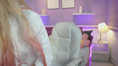 Dahlia Grey online show from November 25, 11:53 am