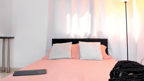 Daila Smith  online show from February 17, 3:11 pm