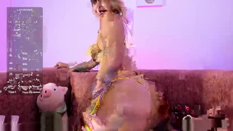 Dailyn online show from April 10, 8:57 pm