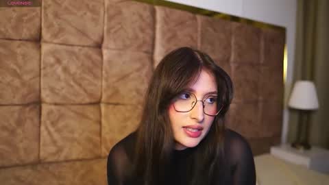 Lauren            online show from March 18, 3:56 am