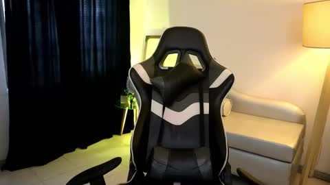 Lauren            online show from October 6, 2:13 pm