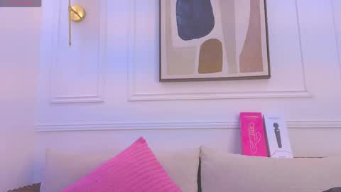 Daisy Price online show from June 5, 10:42 am