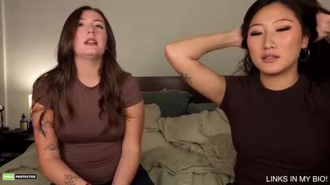 Daisy Kim online show from November 7, 3:31 am