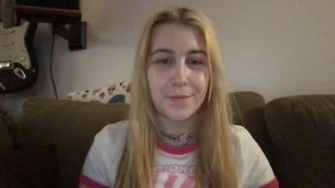 daisymynx online show from March 30, 8:36 am