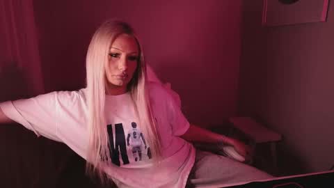 daisy online show from November 23, 1:36 am