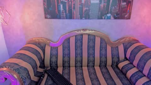 dali_collin online show from November 22, 1:31 pm