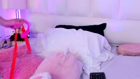 daliacastle online show from June 5, 3:17 pm