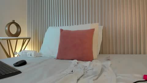 Dalila online show from December 15, 9:33 pm