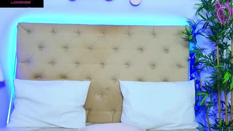 daliyaa_ online show from October 17, 12:31 pm