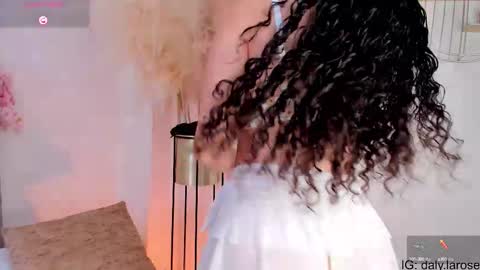 Dalyla online show from October 12, 1:15 pm