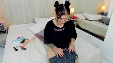Damaris Ponce online show from June 29, 10:15 am