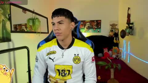 Damian online show from April 20, 3:09 am