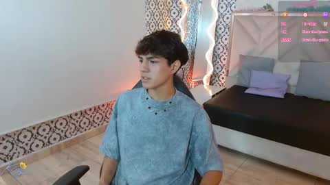 damian_tay online show from April 18, 11:45 am