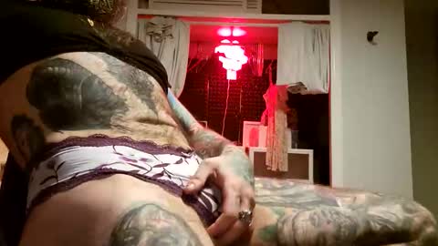 damianazazel666 online show from December 15, 9:38 am