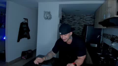 INSTAGRAM  DAMMIANMILLEROFICIAL online show from February 13, 7:17 pm