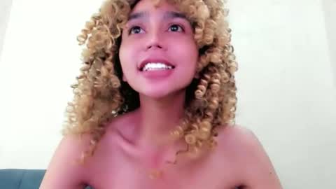 damnperfectxx online show from December 17, 3:13 am