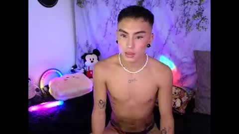 damon_clark_ online show from January 25, 8:10 pm