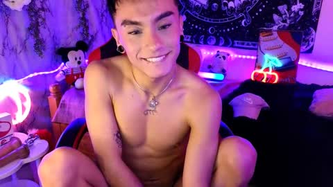 damon_clark_ online show from March 5, 9:59 pm