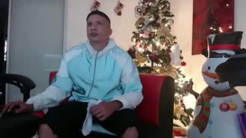 Snapshot of damyan_2003 chatting on December 6, 12:44 pm damyan_2003 online show from December 6, 12:44 pm