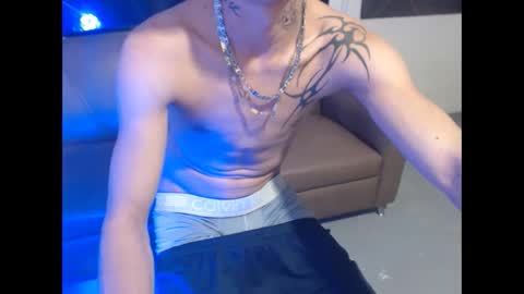 dan_jonson15 online show from September 14, 1:19 am