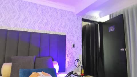 Dana online show from September 19, 4:33 pm