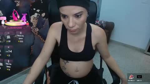 Danaa Rey online show from October 8, 6:25 pm