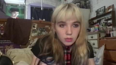 Snapshot of danceissexisbeauty2 chatting on October 23, 12:12 am Your submissive patient online show from October 23, 12:12 am