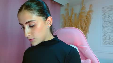 Danella Houston online show from April 6, 7:59 pm