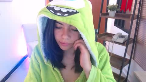 Veronica online show from March 7, 12:05 pm