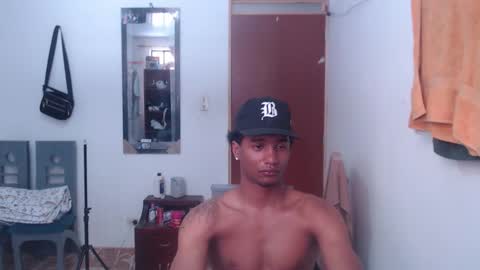 dani_browx online show from December 14, 6:36 pm