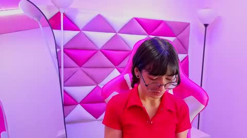 Snapshot of dani_dream chatting on October 21, 1:48 pm dani_dream online show from October 21, 1:48 pm