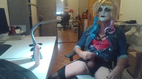 newcumer online show from December 10, 2:50 pm