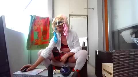 newcumer online show from March 17, 12:43 pm