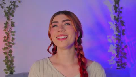 Dani Saenz online show from December 2, 10:40 pm