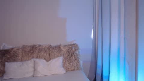 Lucia online show from October 1, 6:40 pm