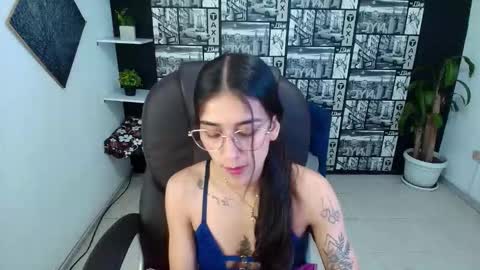 danielamonroe online show from November 22, 9:45 pm